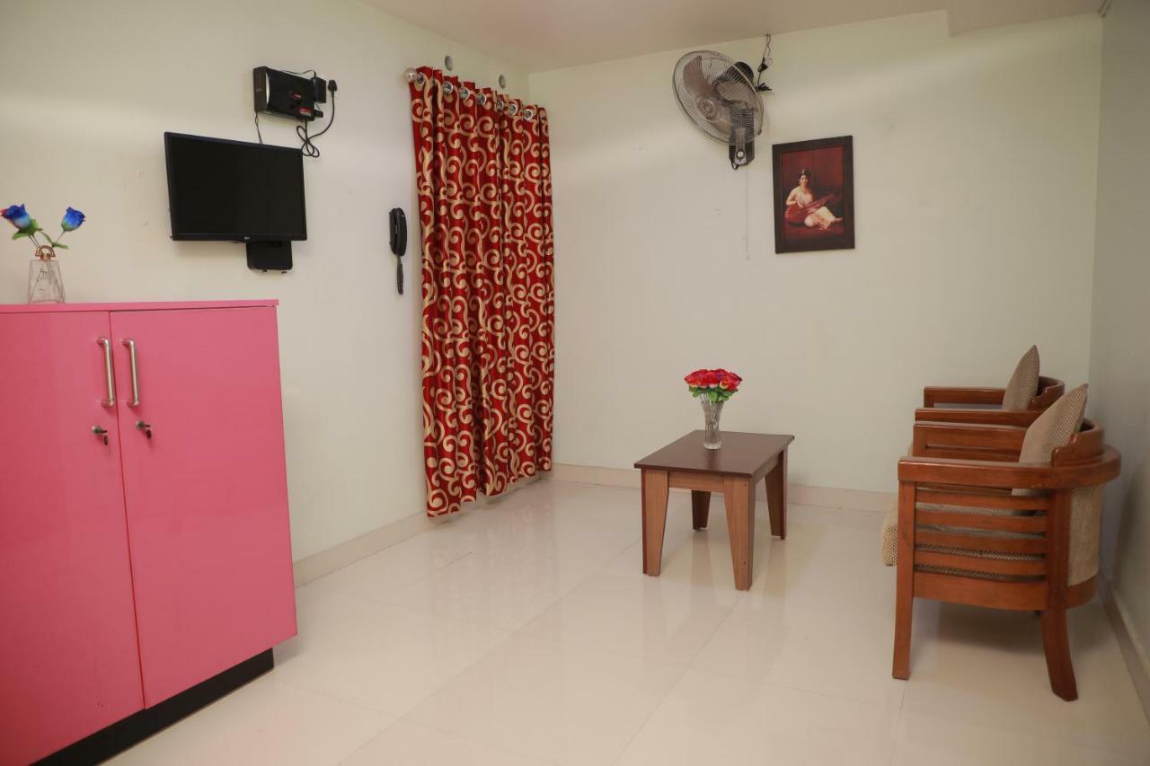 콜람 Pavithram Residency B&B 외부 사진