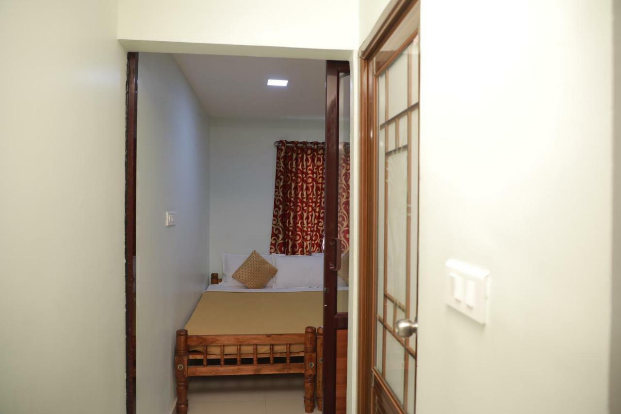 콜람 Pavithram Residency B&B 외부 사진